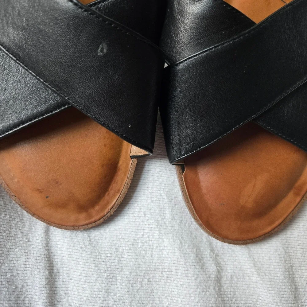 Sole Society SO-CLORIA Black Leather Criss Cross d'Orsay Flat Sandals Size 8M 39